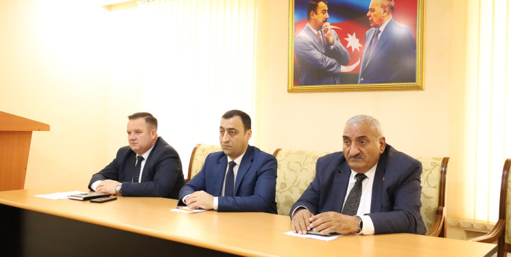 “Baytarlıq sahəsində həyata keçirilən xidmətlərin təkmilləşdirilməsi ilə bağlı bəzi tədbirlər haqqında” Azərbaycan Respublikası Prezidentinin 2020-ci il 22 aprel tarixli, 998 nömrəli Fərmanının 6-cı bəndinin icrası ilə əlaqədar olaraq Bərdə Rayon İcra Hakimiyyətinin inzibati binasında tədbir keçirilmişdir.